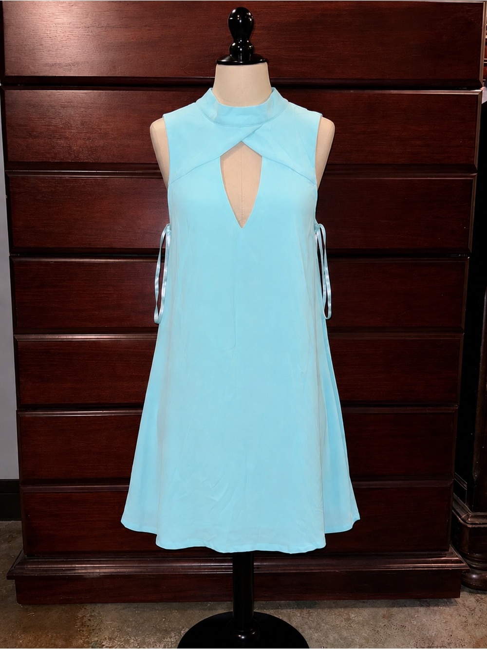 Impressions Sleeveless Aqua Shift Dress with Keyhole Neck